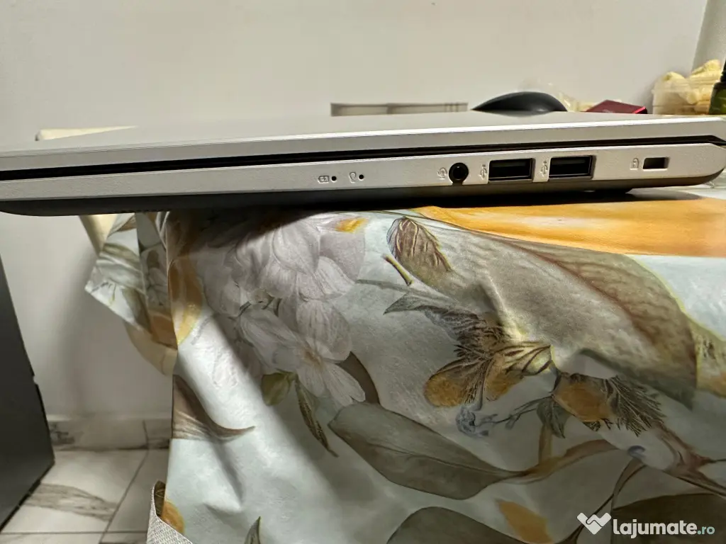 Laptop asus - garantie galabila pana in noiembrie 2026