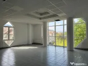 Clădire emblematică de vânzare în Piatra Neamț – fost 