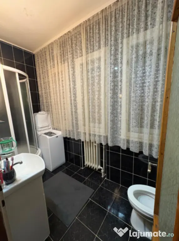 Casă Spațioasă D+P+1 | 270 mp | La 5 Minute de Centrul Ve