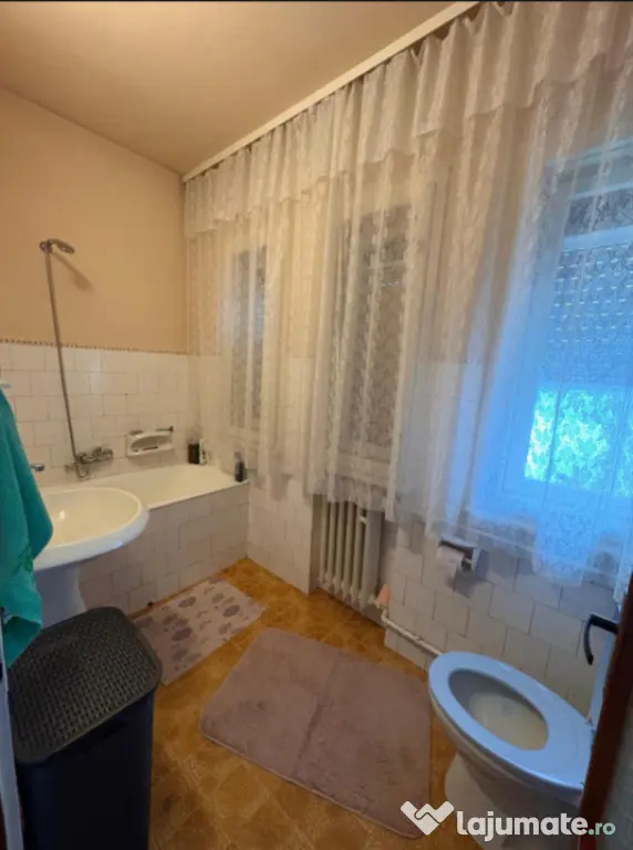Casă Spațioasă D+P+1 | 270 mp | La 5 Minute de Centrul Ve