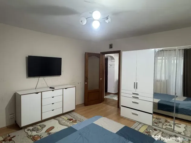 2 cam. etaj 2, decomandat, 50 mp. str. Unirii, zona centrala