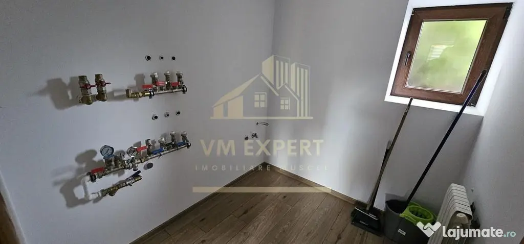 CASĂ 4 CAMERE TEREN 177MP RUCĂR ARGEȘ