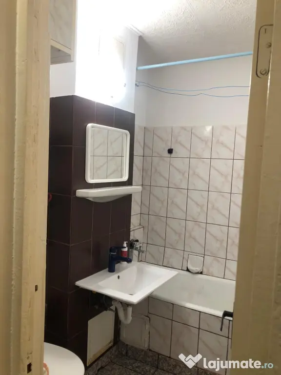 VAND GARSONIERA IN ZONA TEI-DOAMNA GHICA