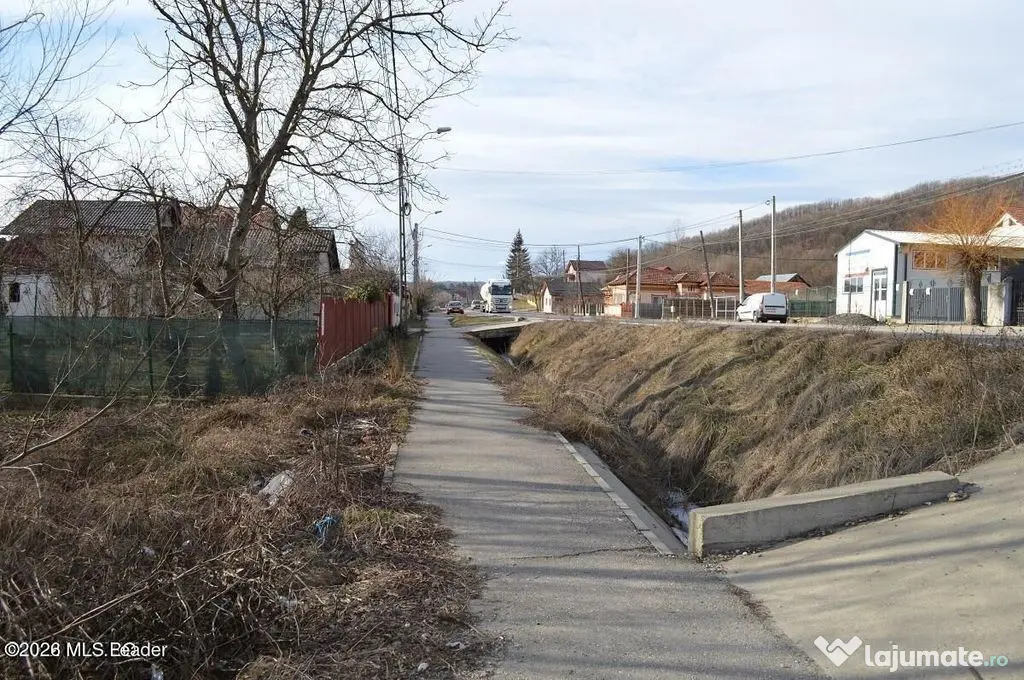 Valea Ursului - DN 7, Teren Stradal 2744 mp
