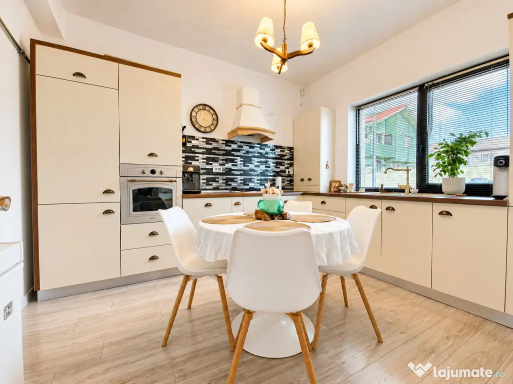 Palazu Mare Duplex Premium 4 Camere Mobilat și Utilat Cur