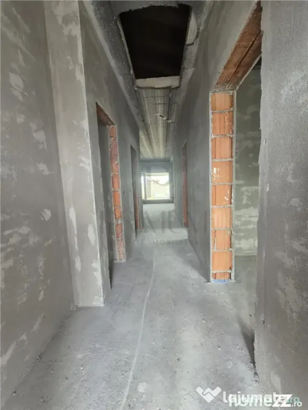 Duplex pe parter - 2 dormitoare - 2 bai - zona in dezvoltare