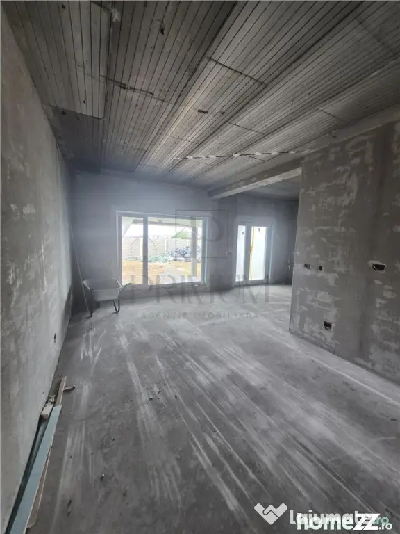 Duplex pe parter - 2 dormitoare - 2 bai - zona in dezvoltare