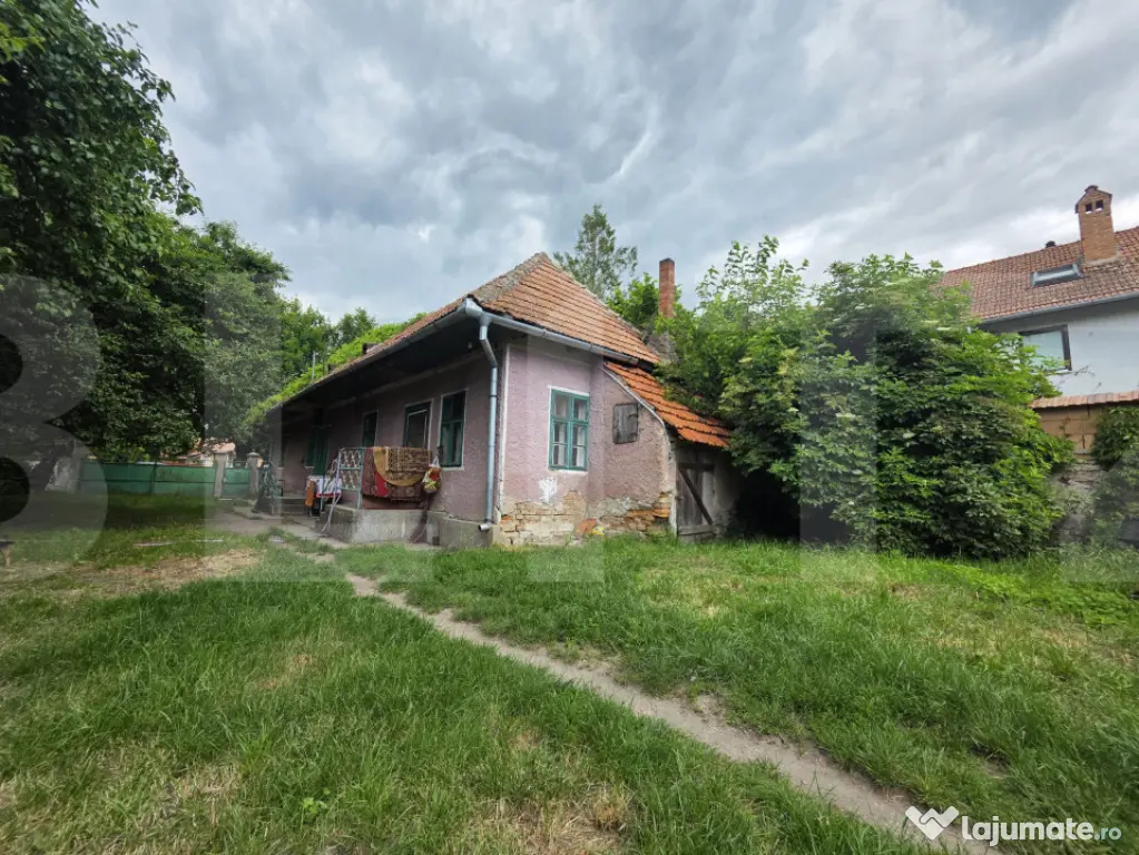 Casa de lemn, 85 mp, in centrul satului Chichis