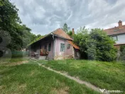 Casa de lemn, 85 mp, in centrul satului Chichis