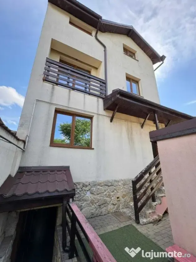 Casa,D+P+2 nivele,Aparatori Patriei,5 minute Metrou.