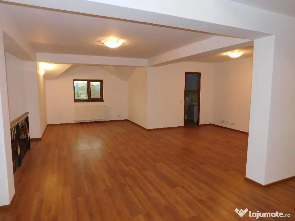 Casa,D+P+2 nivele,Aparatori Patriei,5 minute Metrou.
