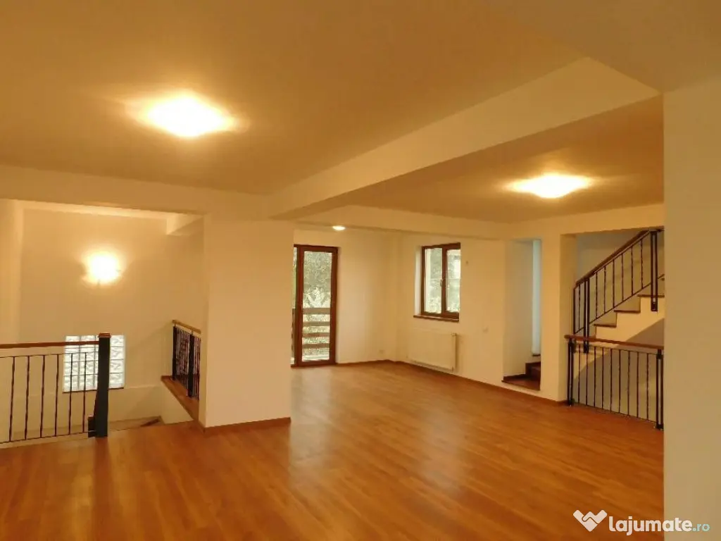 Casa,D+P+2 nivele,Aparatori Patriei,5 minute Metrou.