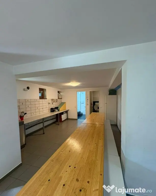 Casa,D+P+2 nivele,Aparatori Patriei,5 minute Metrou.