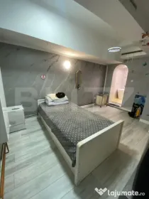 Imobil de vânzare cu 4 apartamente, birou la parter și pro