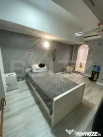 Imobil de vânzare cu 4 apartamente, birou la parter și pro