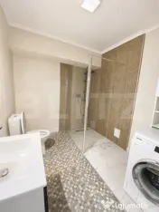 Imobil de vânzare cu 4 apartamente, birou la parter și pro 