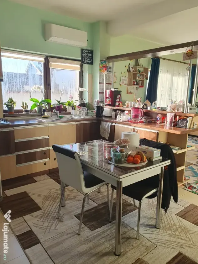 Vând apartament 2 camere central