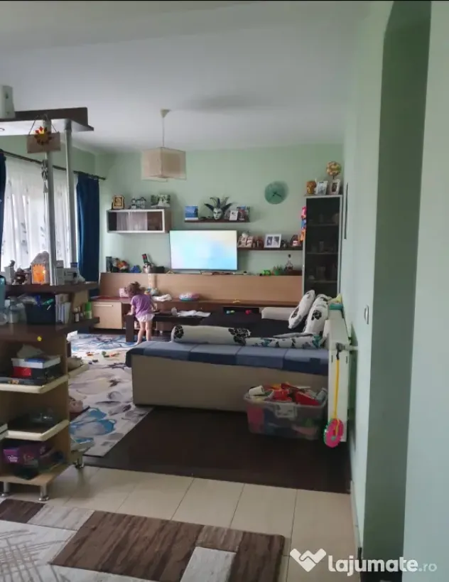 Vând apartament 2 camere central