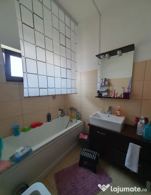 Vând apartament 2 camere central