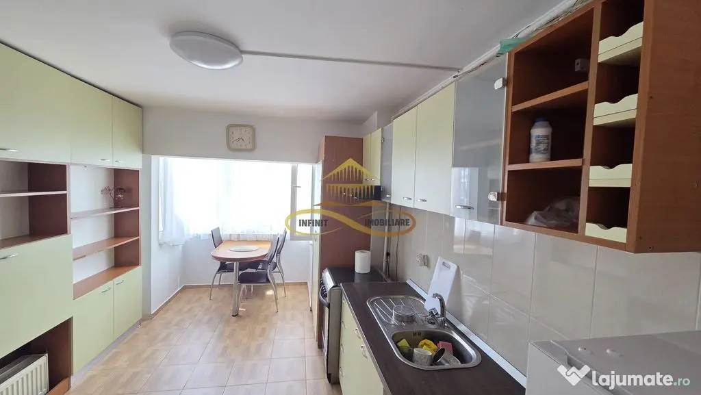 Apartament cu 2 camere decomandate central de inchiriat-Z...