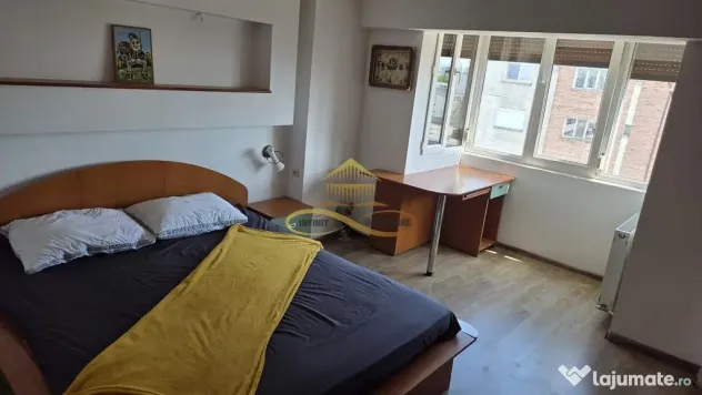 Apartament cu 2 camere decomandate central de inchiriat-Z...