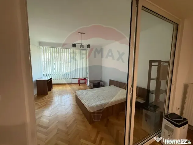 VANZARE Garsoniera in zona Unirii