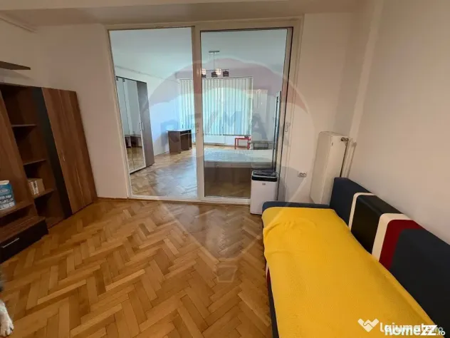 VANZARE Garsoniera in zona Unirii