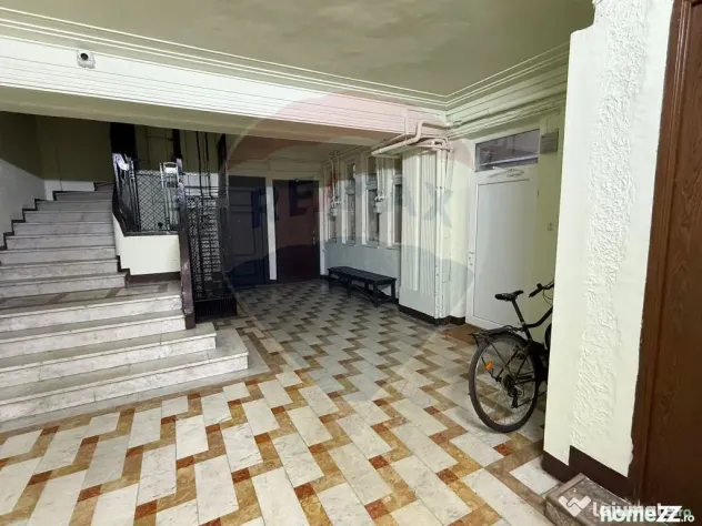 VANZARE Garsoniera in zona Unirii