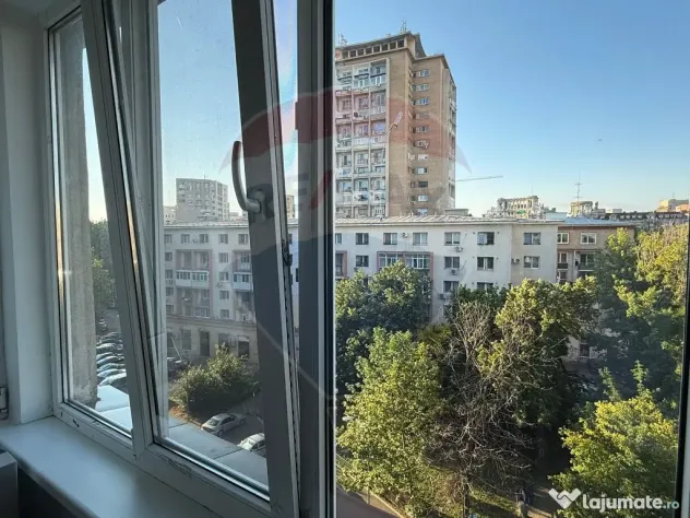 VANZARE Garsoniera in zona Unirii