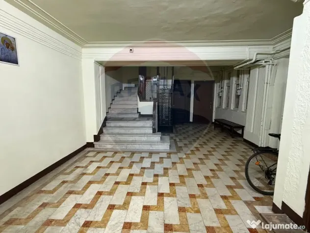 VANZARE Garsoniera in zona Unirii