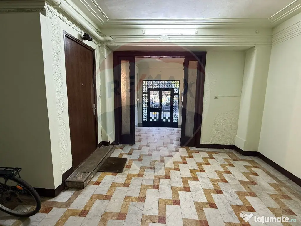 VANZARE Garsoniera in zona Unirii