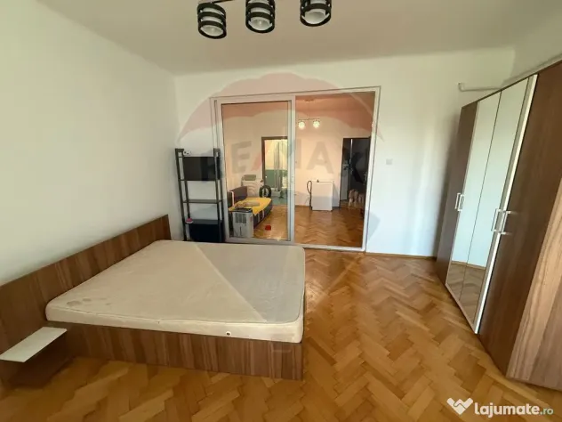 VANZARE Garsoniera in zona Unirii