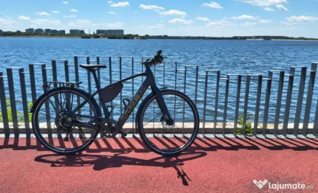 Bicicleta electrica oras Trek FX+ 2 LT, city ebike, doar 251 KM, 18 KG