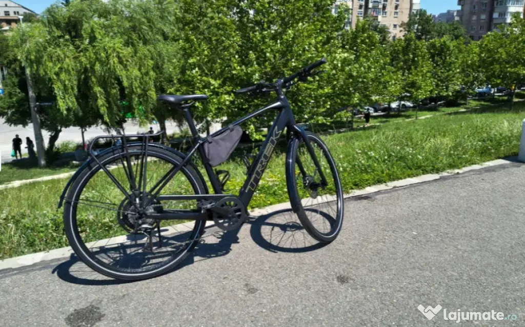 Bicicleta electrica oras Trek FX+ 2 LT, city ebike, doar 251 KM, 18 KG