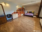 Spatiu Comercial Casa rezidentiala curte privata