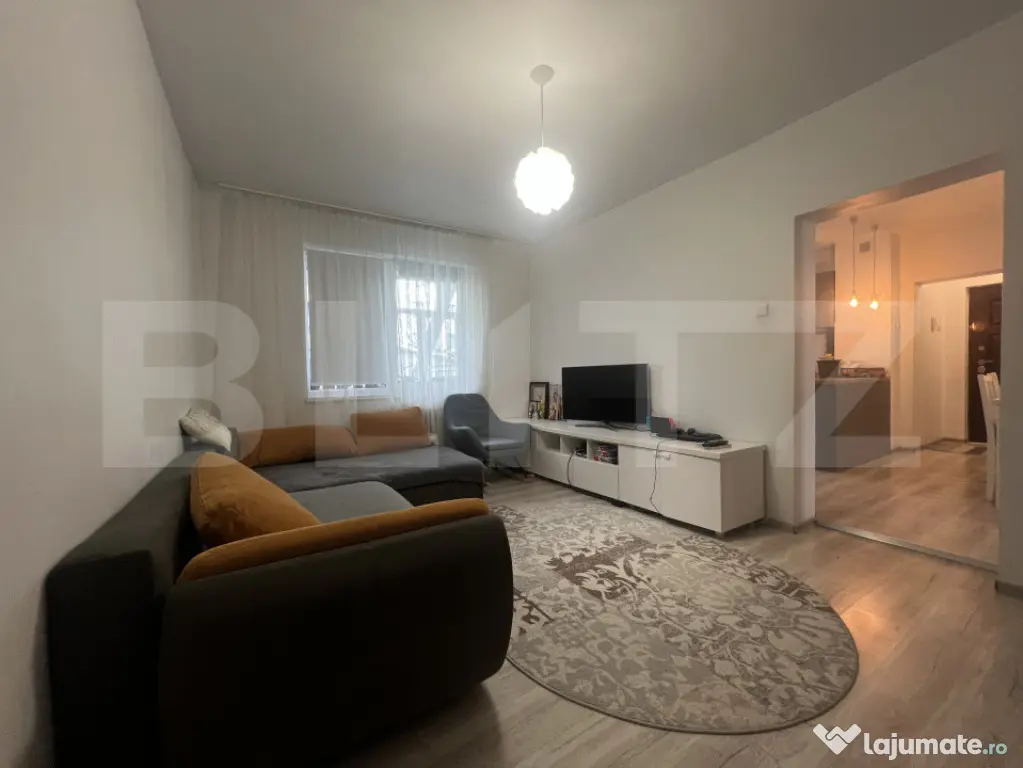 Apartament Spațios cu 3 Camere în Cartierul Unirii