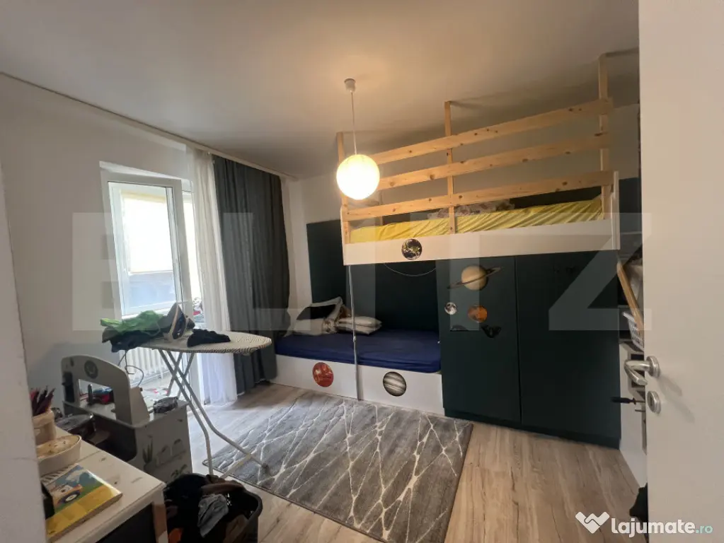 Apartament Spațios cu 3 Camere în Cartierul Unirii