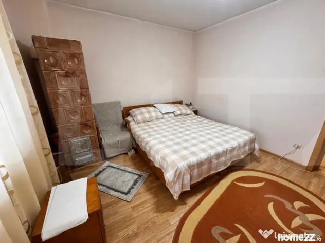 Apartament 2 camere - Etaj 3/3, Pod - Zonă centrală, Tru?