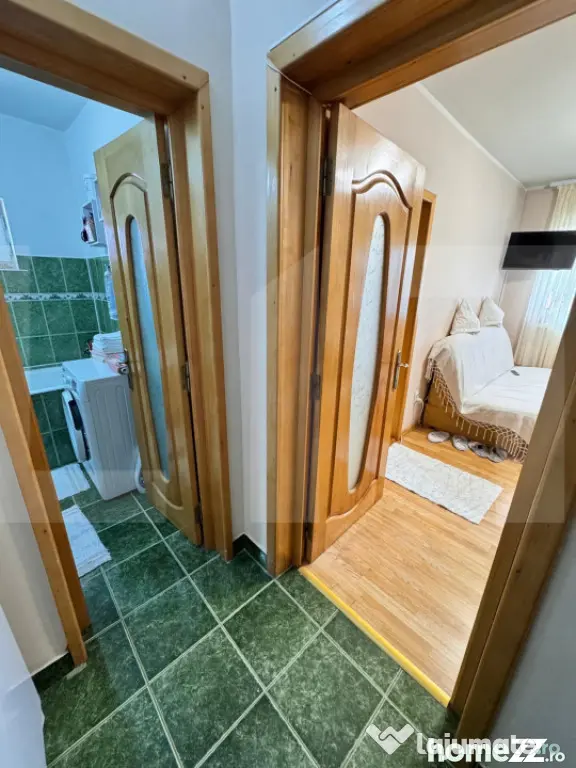 Apartament 2 camere - Etaj 3/3, Pod - Zonă centrală, Tru?