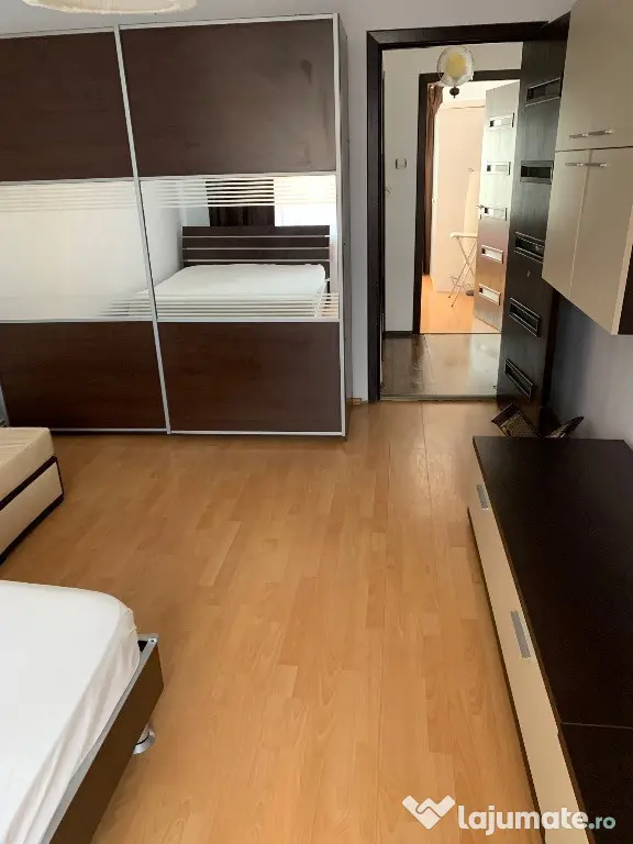 Proprietar vând apartament 2 camere