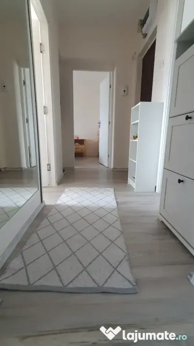 Persoana fizica, inchiriez apartament luminos, 2 camere, central