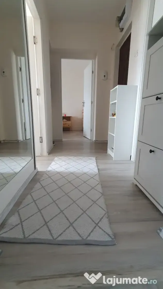 Persoana fizica, inchiriez apartament luminos, 2 camere, central