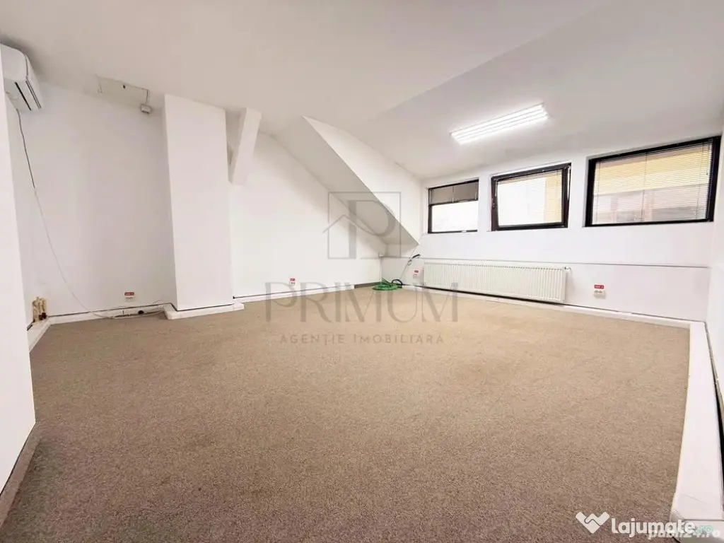 Spatiu Birouri 5 camere decomandate in cladire noua, mansard