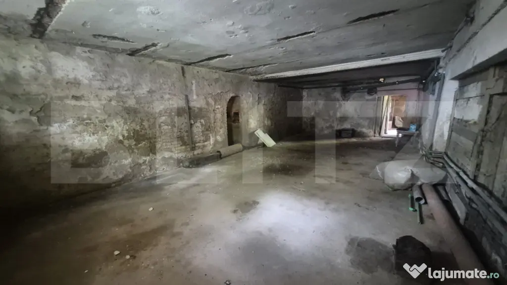 De vanzare apartament cu 5 incaperi in cladire istorica, 113