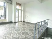 Spatiu comercial intrare din strada vitrina mare - Lipovei