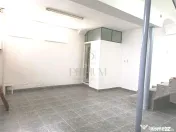 Spatiu comercial intrare din strada vitrina mare - Lipovei
