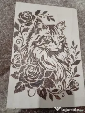 Tablou Lemn Pirogravat Manual - Pisică cu Trandafiri (Handmade)