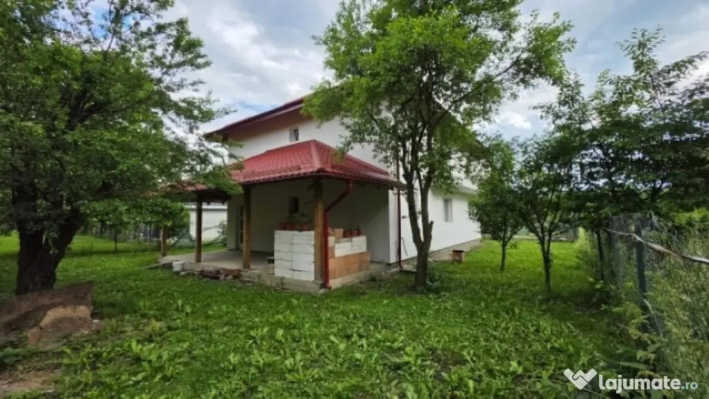 Vila 6 camere,125mp utili,teren 700mp,zona Breaza,Prahova, 325.000euro