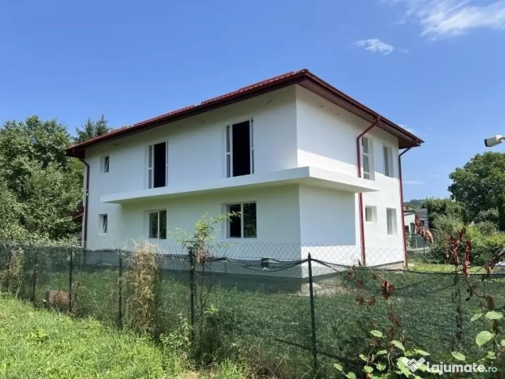 Vila 6 camere,125mp utili,teren 700mp,zona Breaza,Prahova, 325.000euro