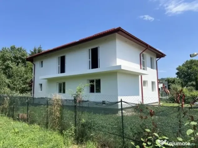 Vila 6 camere,125mp utili,teren 700mp,zona Breaza,Prahova, 325.000euro